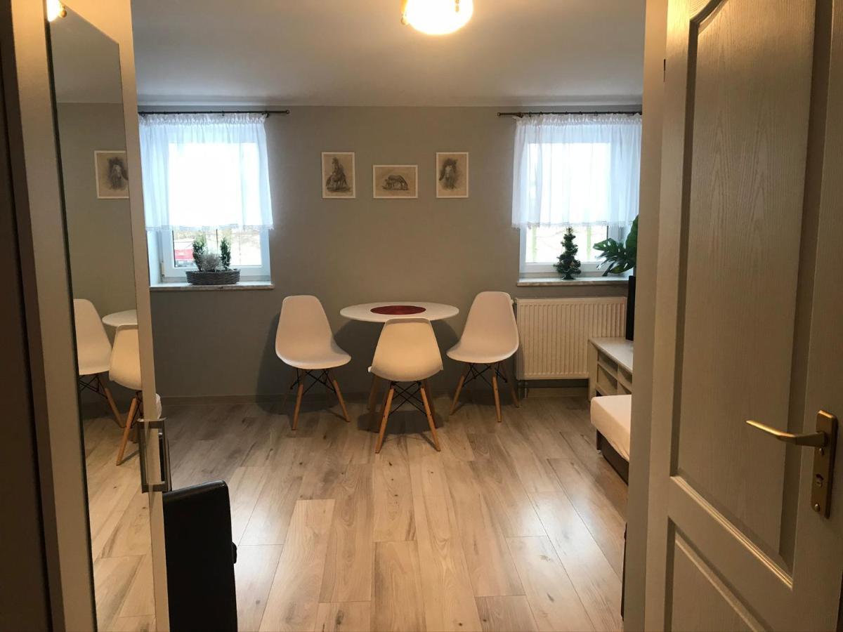 Bed and Breakfast Stajnia Pod Debem Starachowice Exterior foto