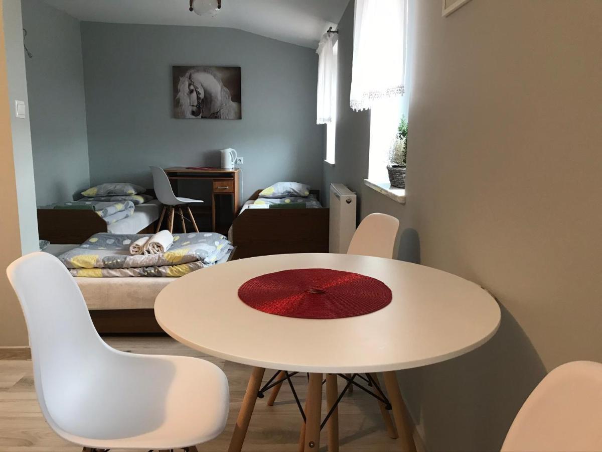 Bed and Breakfast Stajnia Pod Debem Starachowice Exterior foto
