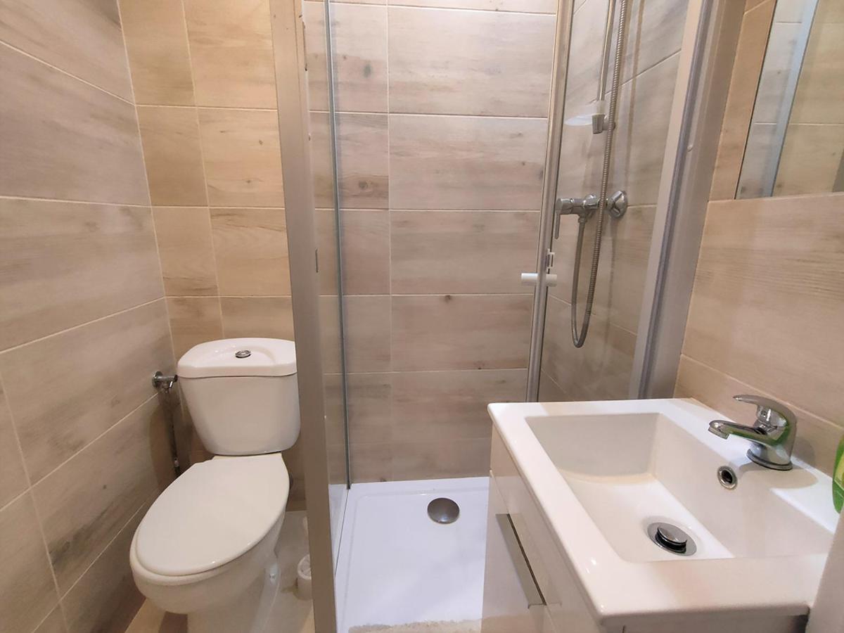 Bed and Breakfast Stajnia Pod Debem Starachowice Exterior foto