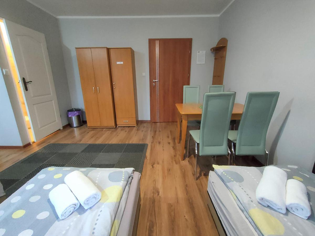 Bed and Breakfast Stajnia Pod Debem Starachowice Exterior foto