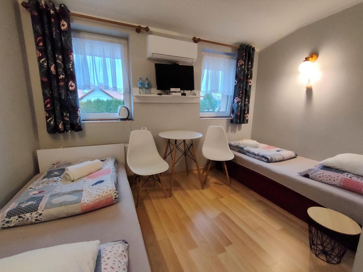 Bed and Breakfast Stajnia Pod Debem Starachowice Exterior foto